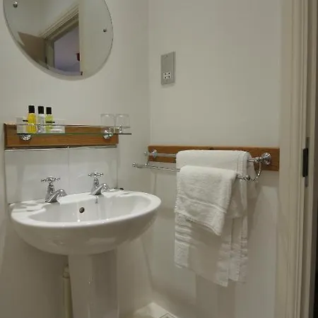 Windmill & Turnpike Guest house York