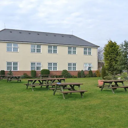 Windmill & Turnpike Guest house 4*
